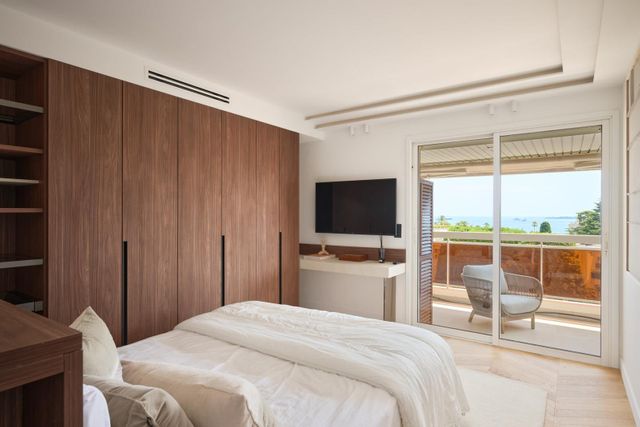 Appartement F5 à vendre - 5 pièces - 135 m2 - Cannes - 06 - PROVENCE-ALPES-COTE-D-AZUR