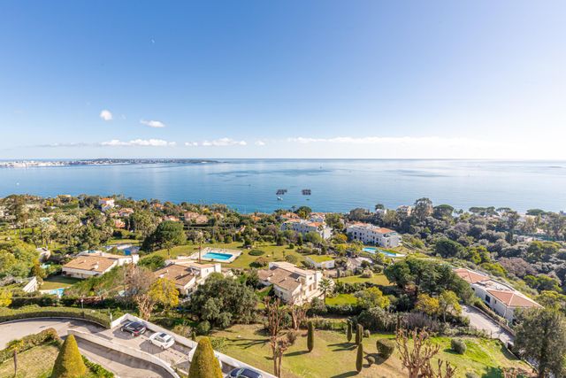 Appartement F3 &agrave; vendre - 3 pi&egrave;ces - 80,01 m2 - Cannes - 06 - PROVENCE-ALPES-COTE-D-AZUR