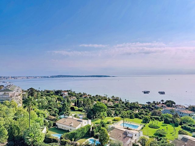 Appartement F4 &agrave; vendre - 4 pi&egrave;ces - 121,41 m2 - Cannes - 06 - PROVENCE-ALPES-COTE-D-AZUR