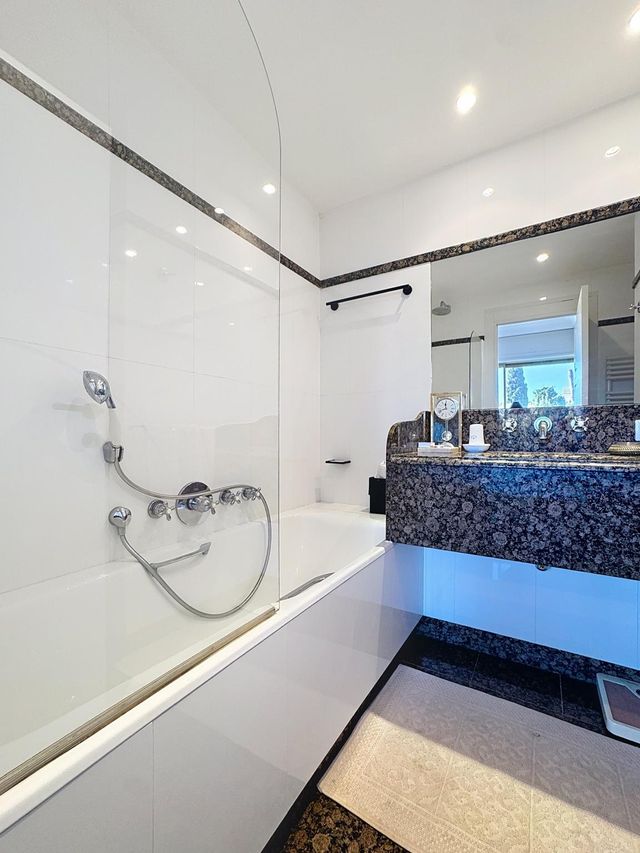 Appartement F4 à vendre - 4 pièces - 135 m2 - Cannes - 06 - PROVENCE-ALPES-COTE-D-AZUR