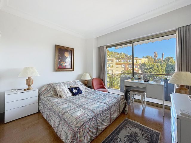 Appartement F4 à vendre - 4 pièces - 135 m2 - Cannes - 06 - PROVENCE-ALPES-COTE-D-AZUR