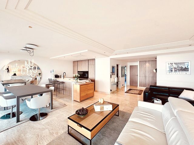 Appartement F3 à vendre - 3 pièces - 92 m2 - Cannes - 06 - PROVENCE-ALPES-COTE-D-AZUR