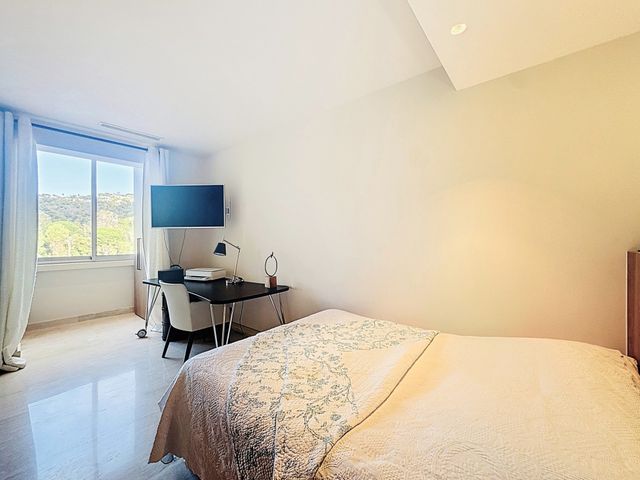 Appartement F3 à vendre - 3 pièces - 92 m2 - Cannes - 06 - PROVENCE-ALPES-COTE-D-AZUR