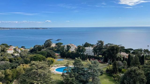 Appartement F3 à vendre - 3 pièces - 92 m2 - Cannes - 06 - PROVENCE-ALPES-COTE-D-AZUR