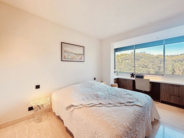 Appartement F3 à vendre - 3 pièces - 92 m2 - Cannes - 06 - PROVENCE-ALPES-COTE-D-AZUR