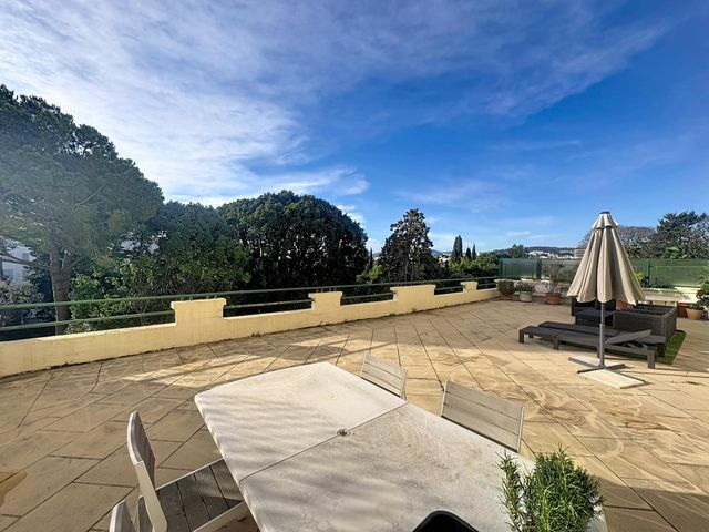 Appartement F5 &agrave; vendre - 5 pi&egrave;ces - 147,26 m2 - Cannes - 06 - PROVENCE-ALPES-COTE-D-AZUR