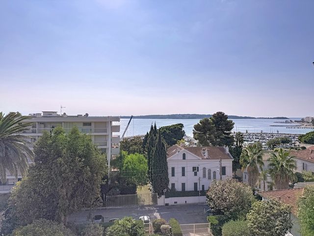 Appartement F4 &agrave; louer - 4 pi&egrave;ces - 85,08 m2 - Cannes - 06 - PROVENCE-ALPES-COTE-D-AZUR