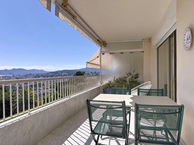 Appartement F3 &agrave; louer - 3 pi&egrave;ces - 83 m2 - Cannes - 06 - PROVENCE-ALPES-COTE-D-AZUR