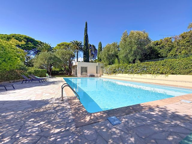 Appartement F3 &agrave; louer - 3 pi&egrave;ces - 83 m2 - Cannes - 06 - PROVENCE-ALPES-COTE-D-AZUR