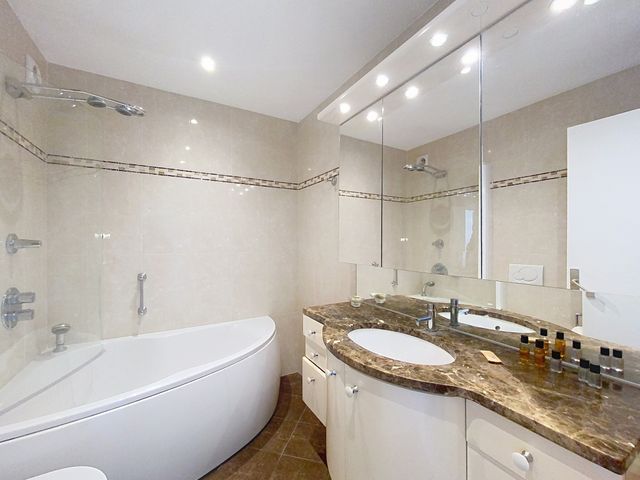 Appartement F3 &agrave; louer - 3 pi&egrave;ces - 83 m2 - Cannes - 06 - PROVENCE-ALPES-COTE-D-AZUR