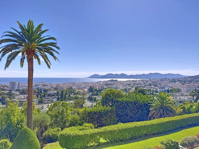 Appartement F3 &agrave; louer - 3 pi&egrave;ces - 83 m2 - Cannes - 06 - PROVENCE-ALPES-COTE-D-AZUR