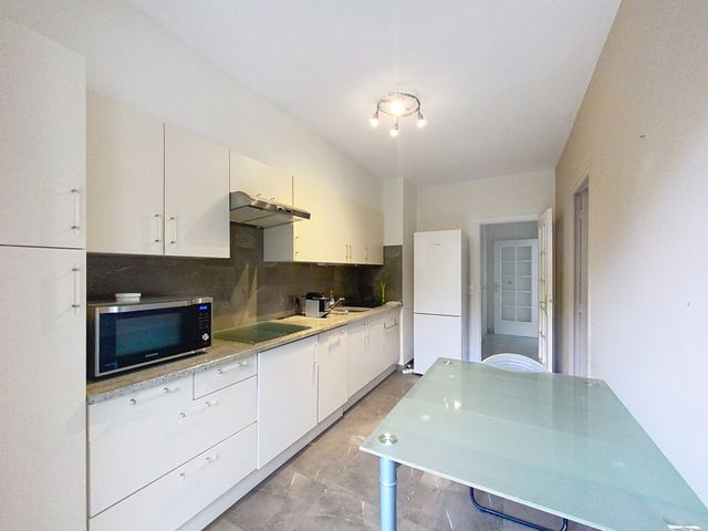 Appartement F3 &agrave; louer - 3 pi&egrave;ces - 83 m2 - Cannes - 06 - PROVENCE-ALPES-COTE-D-AZUR