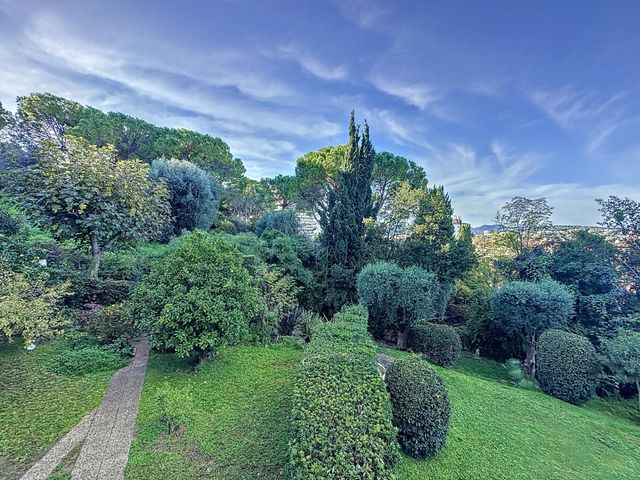 Appartement F3 &agrave; louer - 3 pi&egrave;ces - 99,91 m2 - Cannes - 06 - PROVENCE-ALPES-COTE-D-AZUR