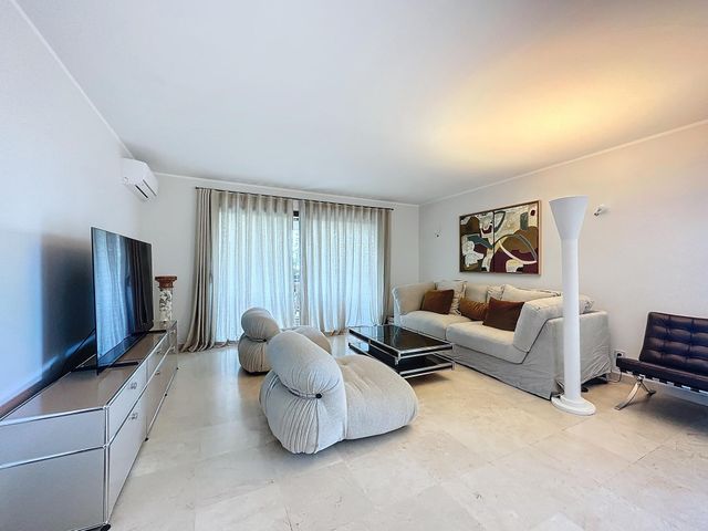 Appartement F3 &agrave; louer - 3 pi&egrave;ces - 99,91 m2 - Cannes - 06 - PROVENCE-ALPES-COTE-D-AZUR