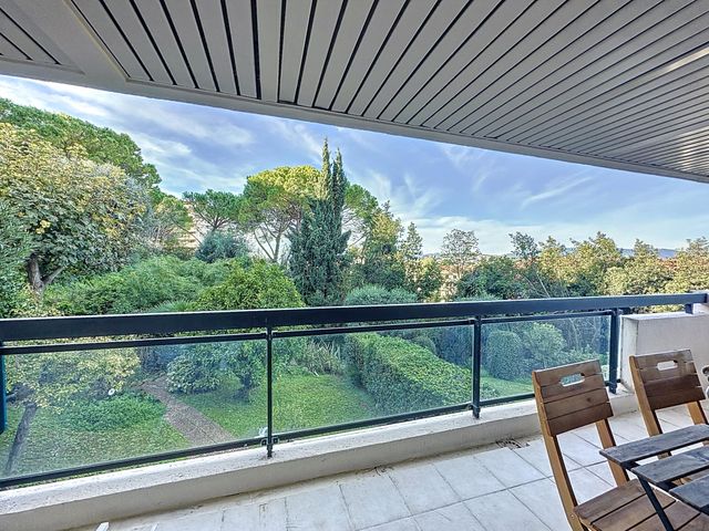 Appartement F3 &agrave; louer - 3 pi&egrave;ces - 99,91 m2 - Cannes - 06 - PROVENCE-ALPES-COTE-D-AZUR