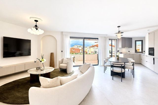 Appartement F4 &agrave; vendre - 4 pi&egrave;ces - 83 m2 - Cannes - 06 - PROVENCE-ALPES-COTE-D-AZUR