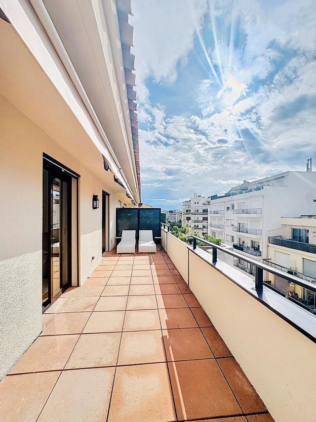 Appartement F4 &agrave; vendre - 4 pi&egrave;ces - 83 m2 - Cannes - 06 - PROVENCE-ALPES-COTE-D-AZUR