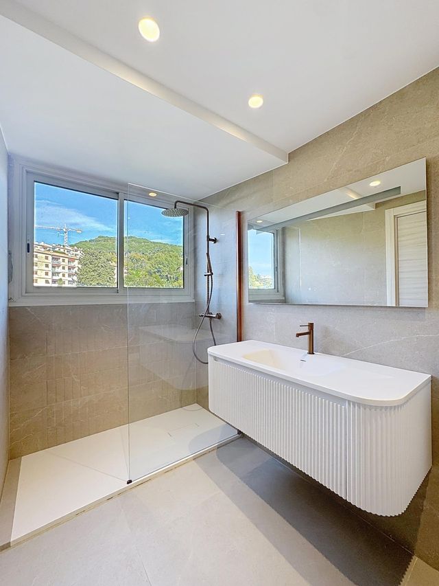 Appartement F4 &agrave; vendre - 4 pi&egrave;ces - 98,04 m2 - Cannes - 06 - PROVENCE-ALPES-COTE-D-AZUR