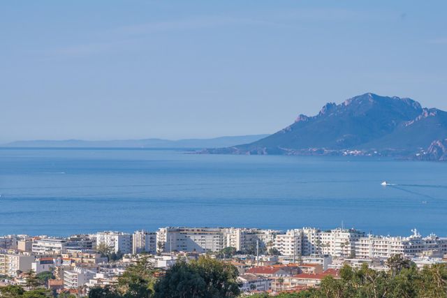 Appartement F3 &agrave; vendre - 3 pi&egrave;ces - 83,65 m2 - Cannes - 06 - PROVENCE-ALPES-COTE-D-AZUR