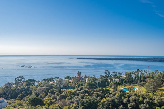 Appartement F3 &agrave; vendre - 3 pi&egrave;ces - 83,65 m2 - Cannes - 06 - PROVENCE-ALPES-COTE-D-AZUR