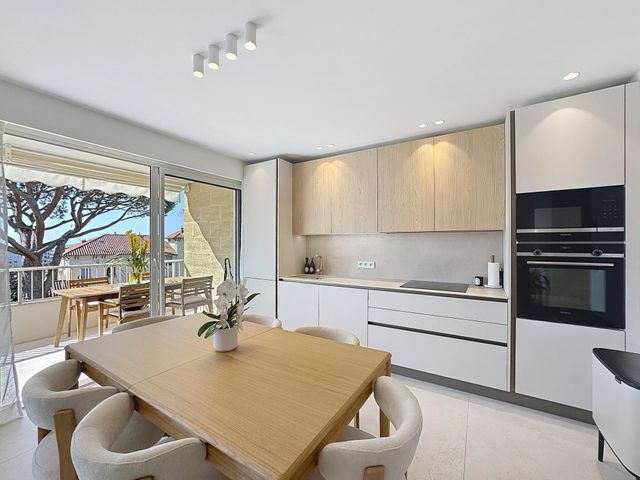 Appartement F2 &agrave; vendre - 2 pi&egrave;ces - 61,30 m2 - Cannes - 06 - PROVENCE-ALPES-COTE-D-AZUR