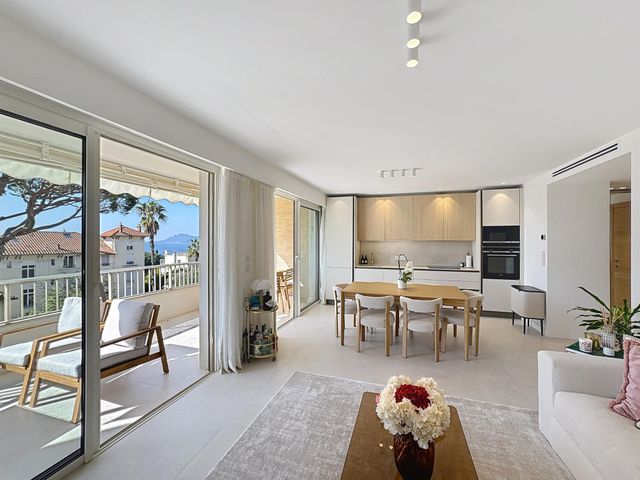 Appartement F2 &agrave; vendre - 2 pi&egrave;ces - 61,30 m2 - Cannes - 06 - PROVENCE-ALPES-COTE-D-AZUR