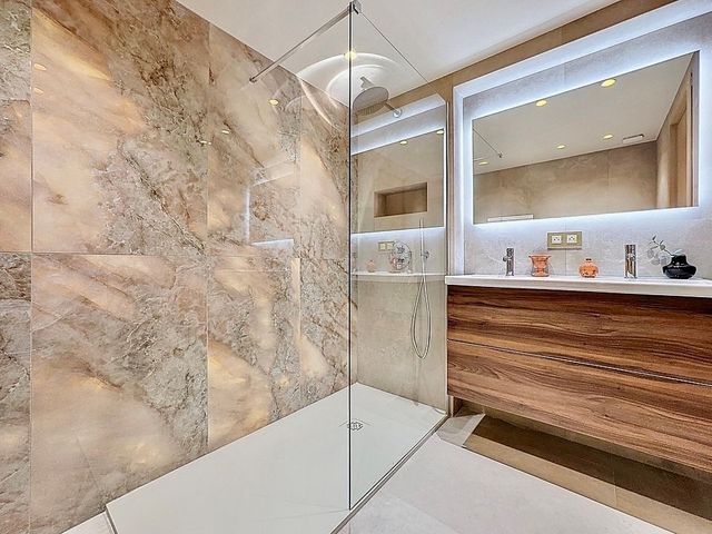 Appartement F3 &agrave; vendre - 3 pi&egrave;ces - 98,18 m2 - Cannes - 06 - PROVENCE-ALPES-COTE-D-AZUR