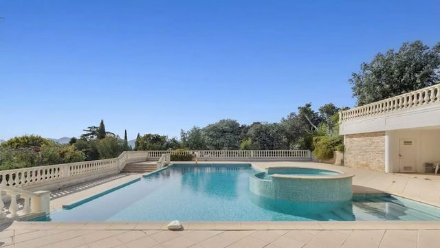 Appartement F4 &agrave; vendre - 4 pi&egrave;ces - 163 m2 - Cannes - 06 - PROVENCE-ALPES-COTE-D-AZUR