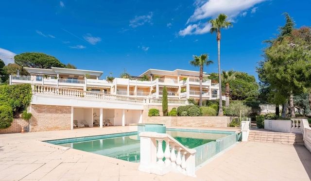 Appartement F4 &agrave; vendre - 4 pi&egrave;ces - 163 m2 - Cannes - 06 - PROVENCE-ALPES-COTE-D-AZUR