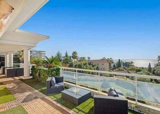 Appartement F4 &agrave; vendre - 4 pi&egrave;ces - 163 m2 - Cannes - 06 - PROVENCE-ALPES-COTE-D-AZUR