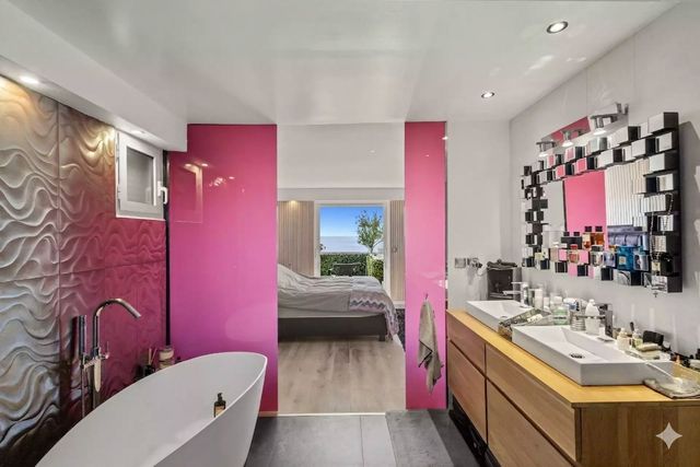 Appartement F4 &agrave; vendre - 4 pi&egrave;ces - 163 m2 - Cannes - 06 - PROVENCE-ALPES-COTE-D-AZUR