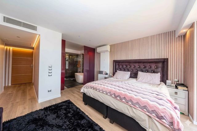 Appartement F4 &agrave; vendre - 4 pi&egrave;ces - 163 m2 - Cannes - 06 - PROVENCE-ALPES-COTE-D-AZUR