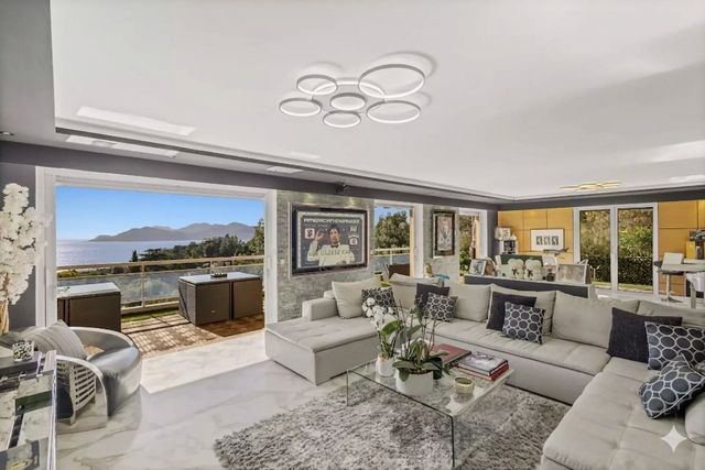Appartement F4 &agrave; vendre - 4 pi&egrave;ces - 163 m2 - Cannes - 06 - PROVENCE-ALPES-COTE-D-AZUR