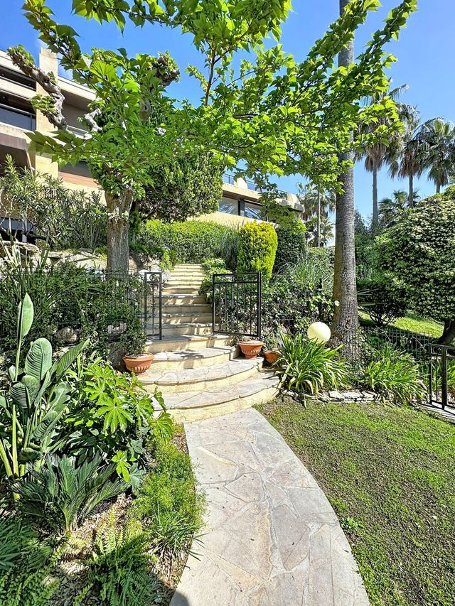 Appartement F3 &agrave; vendre - 3 pi&egrave;ces - 83,60 m2 - Vallauris - 06 - PROVENCE-ALPES-COTE-D-AZUR