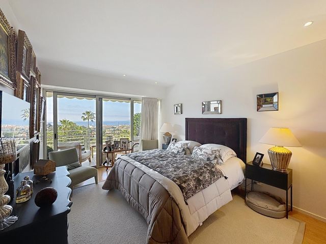 Appartement F3 &agrave; vendre - 2 pi&egrave;ces - 80 m2 - Cannes - 06 - PROVENCE-ALPES-COTE-D-AZUR