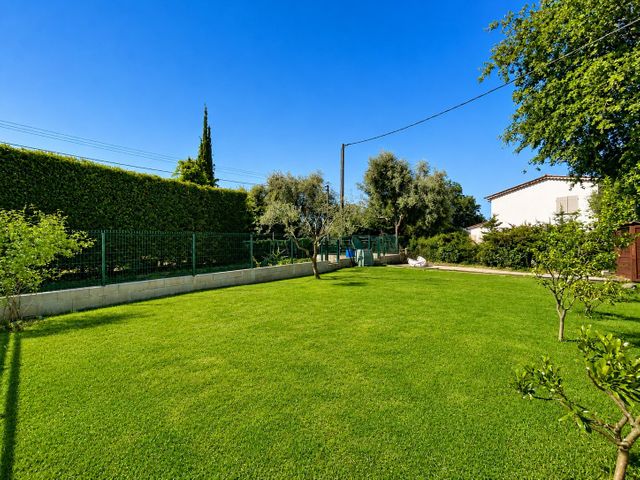 Maison &agrave; louer - 6 pi&egrave;ces - 180 m2 - Roquefort Les Pins - 06 - PROVENCE-ALPES-COTE-D-AZUR