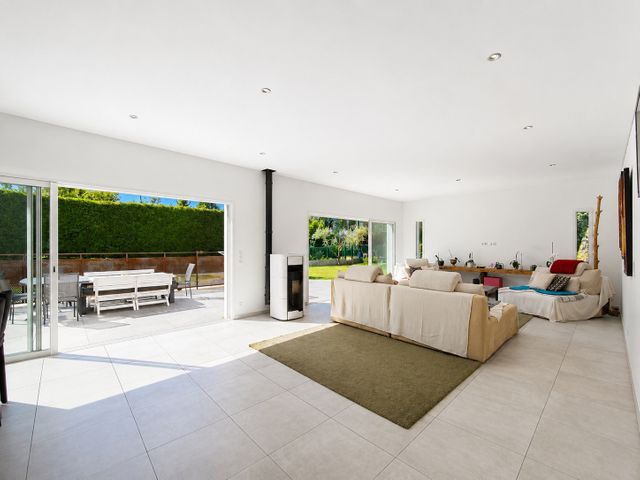 Maison &agrave; louer - 6 pi&egrave;ces - 180 m2 - Roquefort Les Pins - 06 - PROVENCE-ALPES-COTE-D-AZUR