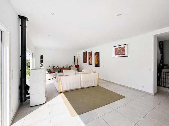 Maison &agrave; louer - 6 pi&egrave;ces - 180 m2 - Roquefort Les Pins - 06 - PROVENCE-ALPES-COTE-D-AZUR