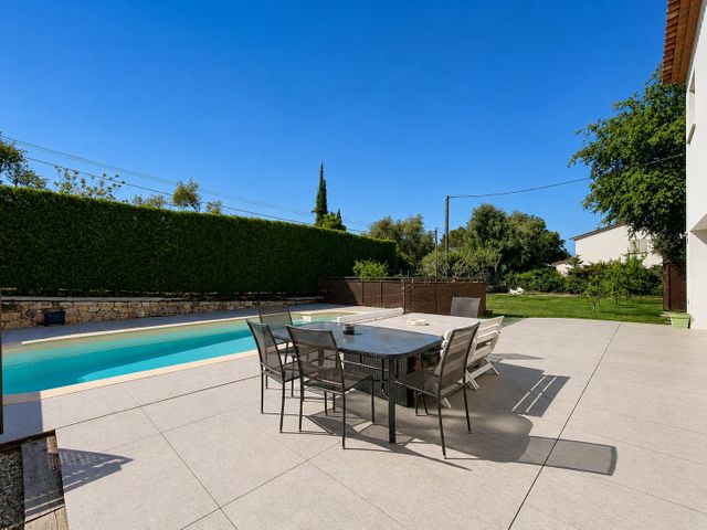 Maison &agrave; louer - 6 pi&egrave;ces - 180 m2 - Roquefort Les Pins - 06 - PROVENCE-ALPES-COTE-D-AZUR