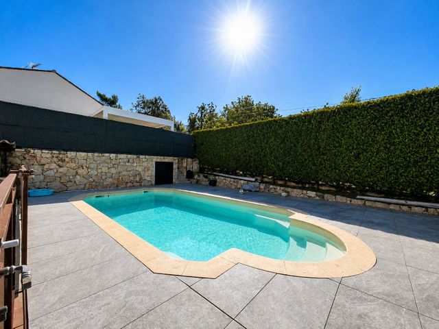 Maison &agrave; louer - 6 pi&egrave;ces - 180 m2 - Roquefort Les Pins - 06 - PROVENCE-ALPES-COTE-D-AZUR