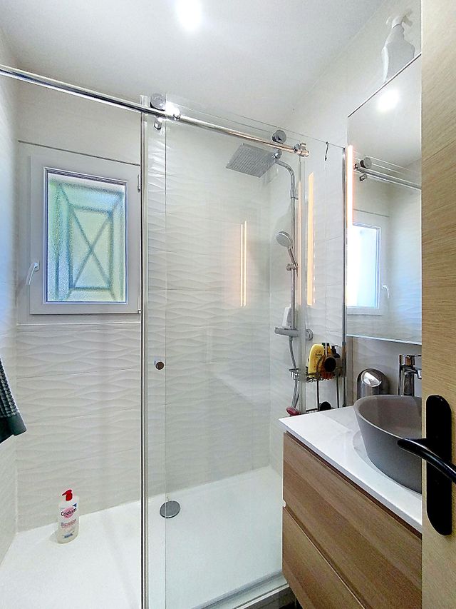 Maison &agrave; louer - 6 pi&egrave;ces - 180 m2 - Roquefort Les Pins - 06 - PROVENCE-ALPES-COTE-D-AZUR