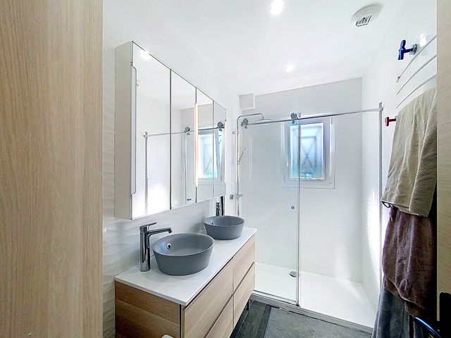 Maison &agrave; louer - 6 pi&egrave;ces - 180 m2 - Roquefort Les Pins - 06 - PROVENCE-ALPES-COTE-D-AZUR