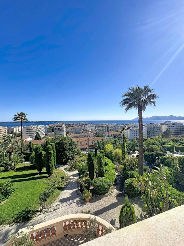 Appartement F4 &agrave; vendre - 4 pi&egrave;ces - 201 m2 - Cannes - 06 - PROVENCE-ALPES-COTE-D-AZUR