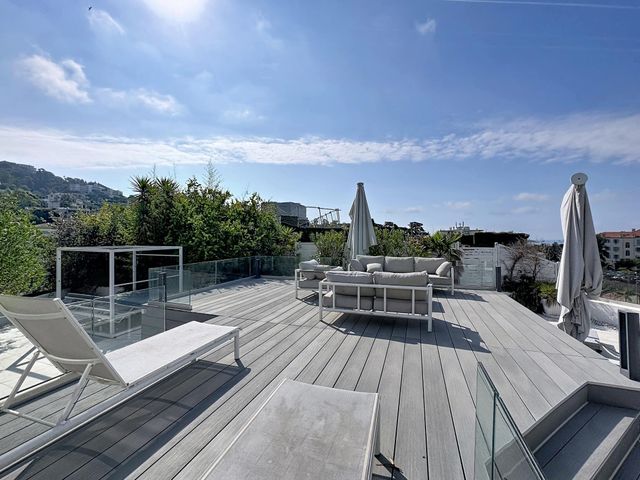 Appartement F6 &agrave; vendre - 6 pi&egrave;ces - 175,27 m2 - Cannes - 06 - PROVENCE-ALPES-COTE-D-AZUR