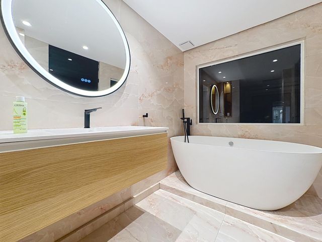 Appartement F6 &agrave; vendre - 6 pi&egrave;ces - 175,27 m2 - Cannes - 06 - PROVENCE-ALPES-COTE-D-AZUR