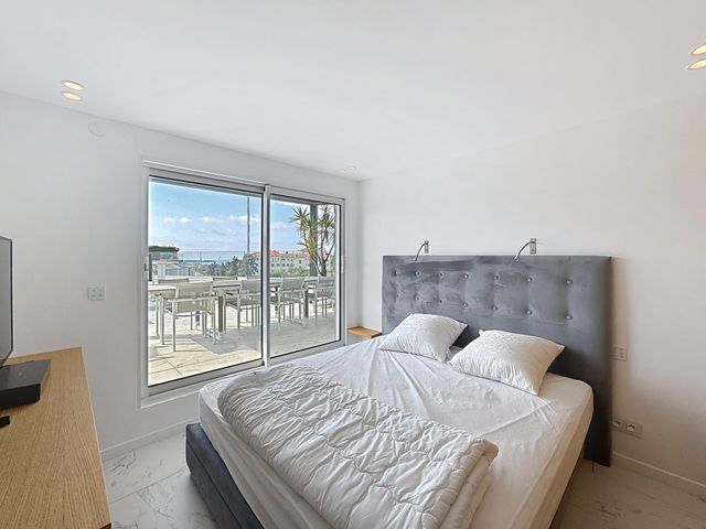 Appartement F6 &agrave; vendre - 6 pi&egrave;ces - 175,27 m2 - Cannes - 06 - PROVENCE-ALPES-COTE-D-AZUR