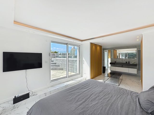 Appartement F6 &agrave; vendre - 6 pi&egrave;ces - 175,27 m2 - Cannes - 06 - PROVENCE-ALPES-COTE-D-AZUR