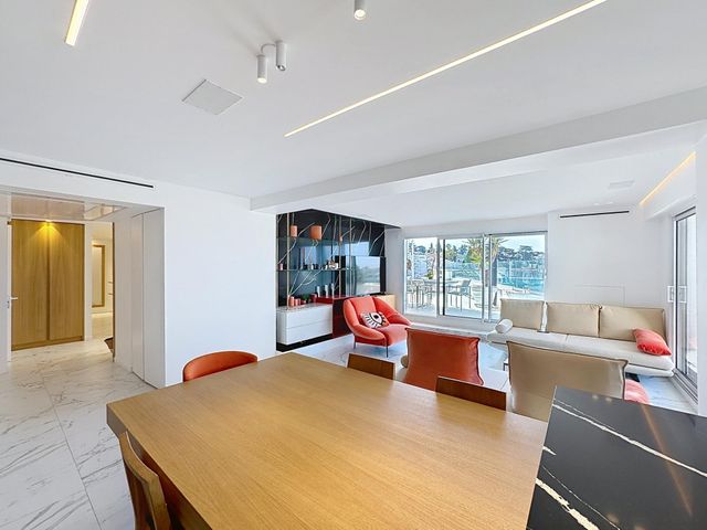 Appartement F6 &agrave; vendre - 6 pi&egrave;ces - 175,27 m2 - Cannes - 06 - PROVENCE-ALPES-COTE-D-AZUR