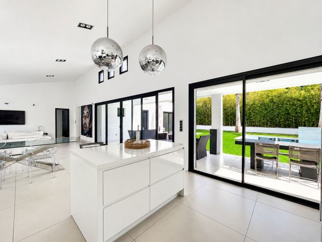 Maison &agrave; louer - 5 pi&egrave;ces - 170 m2 - Mougins - 06 - PROVENCE-ALPES-COTE-D-AZUR