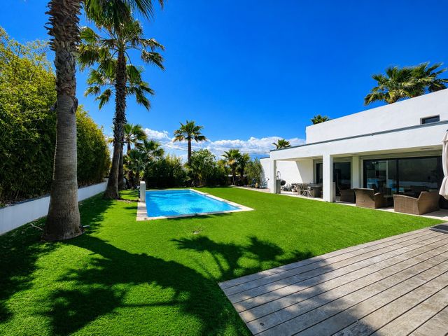 Maison &agrave; louer - 5 pi&egrave;ces - 170 m2 - Mougins - 06 - PROVENCE-ALPES-COTE-D-AZUR